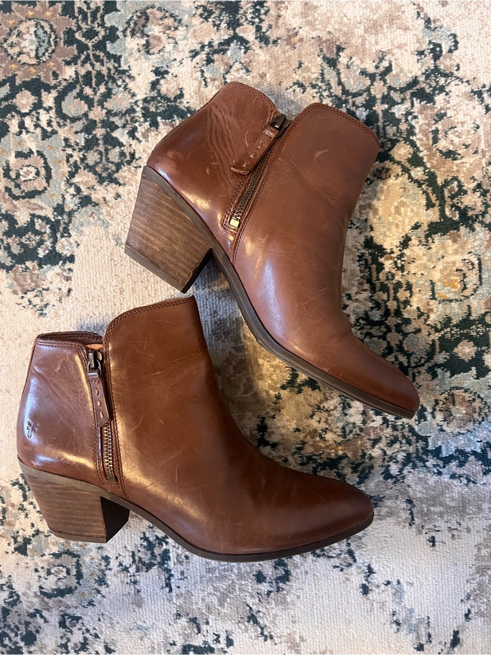 FRYE Judith Double Zip Bootie Whiskey Leather Ankle Boots sz 9.5